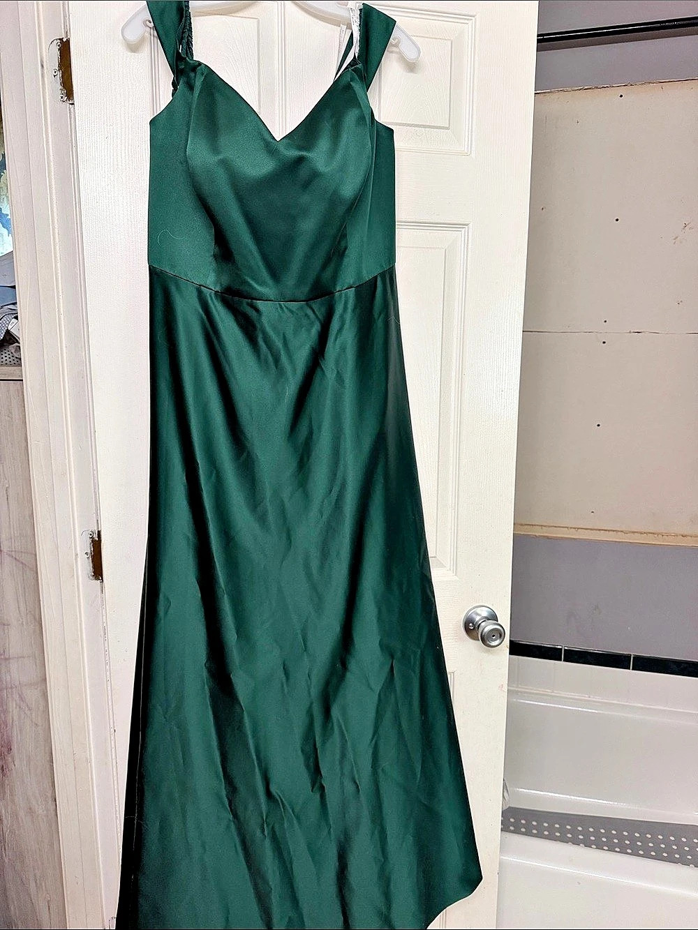 Delicate DB Studio maxi dress Green Formal Dress Size 22 Satin Off the shoulder
